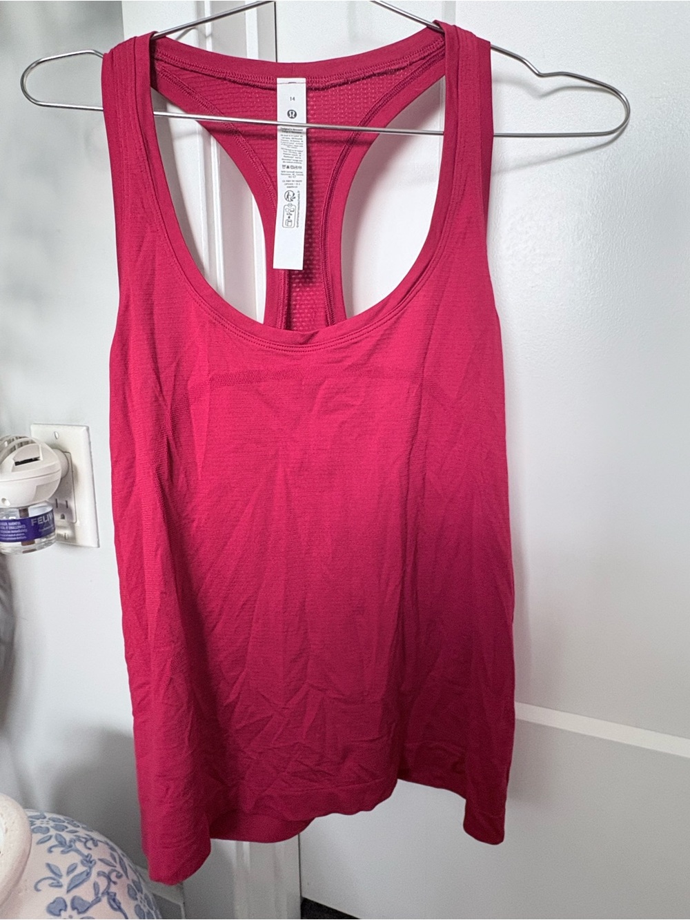 NWT Lululemon Swiftly Tech Racerback Tank Top 2.0 *Race Length* in Dark Red